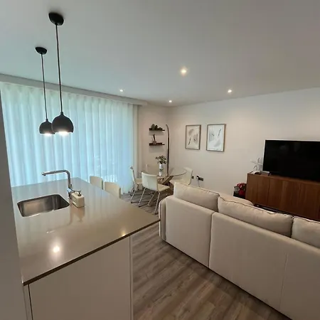 Appartement New Apartment, Sea Front & Shared Pool *