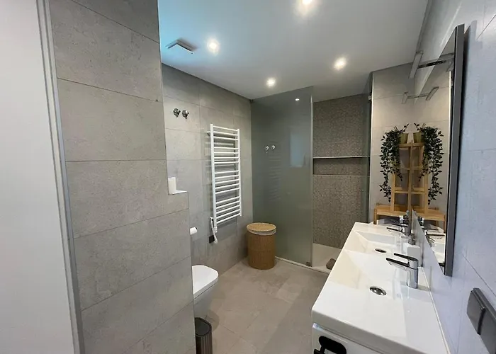 New Apartment, Sea Front & Shared Pool
