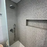 Appartement New Apartment, Sea Front & Shared Pool