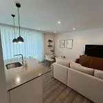 Appartement New Apartment, Sea Front & Shared Pool *