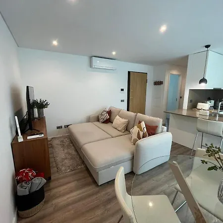 Apartment New Apartment, Sea Front & Shared Pool