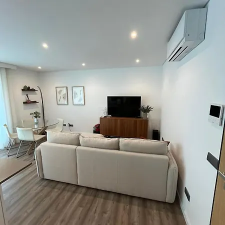 아파트 New Apartment, Sea Front & Shared Pool 쿼테이라